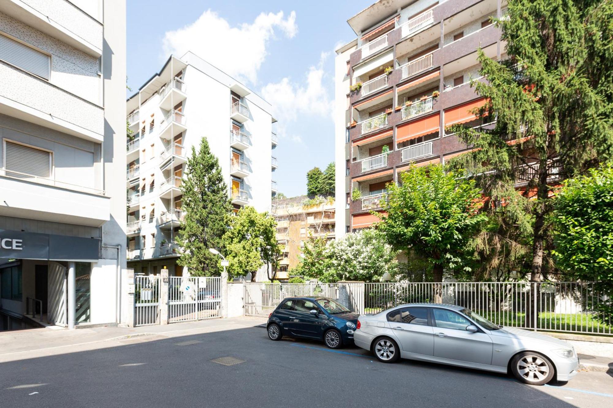 Ca' Granda M5 & Bicocca - Apartment With Parking Мілан Екстер'єр фото